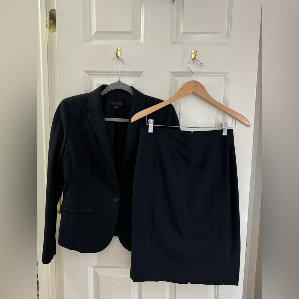 Ann Taylor Skirt Suit Navy Blue Size 2